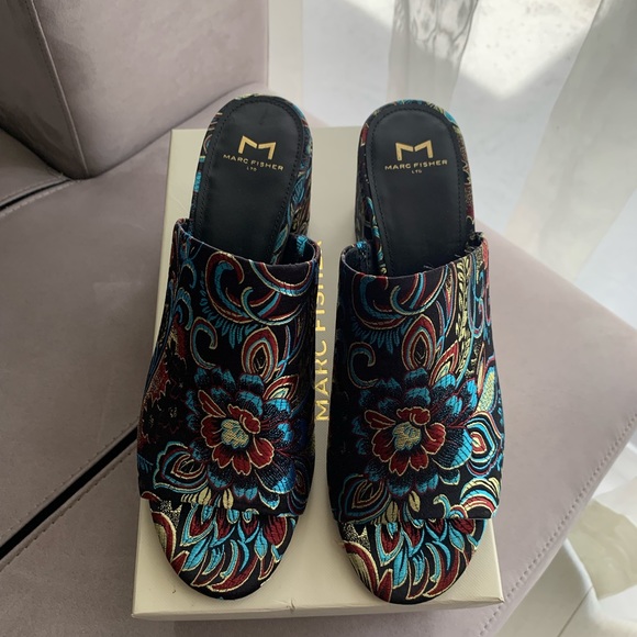 NIB Marc Fisher Ltd Black Multi Fabric Sandals size 10 - Picture 3 of 13